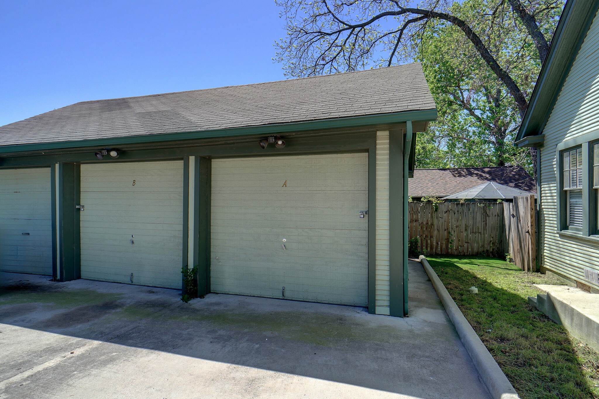 Building Photo - 1207 W Richmond Ave