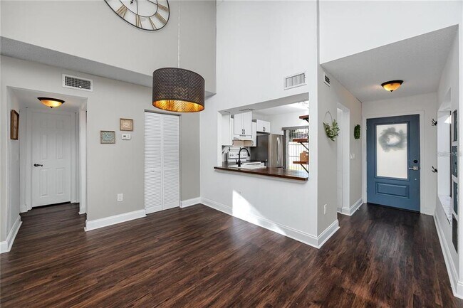 Building Photo - 2095 Sunset Point Rd