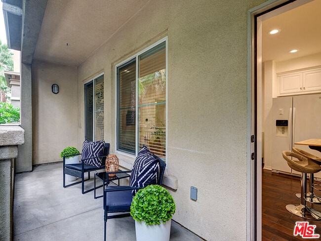 Building Photo - 6020 S Seabluff Dr