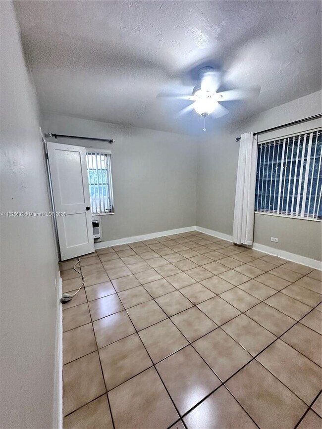 Building Photo - 3903 W Flagler St