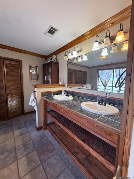 Building Photo - 8174 False River Rd