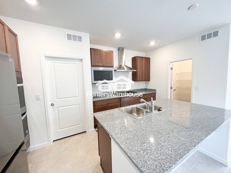 Building Photo - 53 Acorn Crk Ct