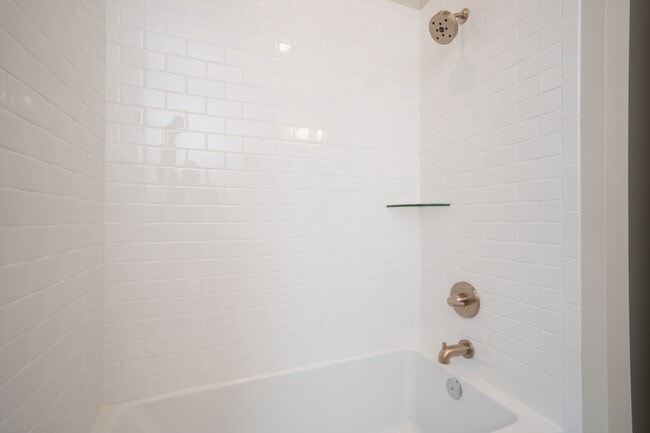 Building Photo - 3BR/3BA For Rent