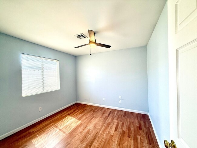 Building Photo - Spacious 4-Bedroom, 2-Bathroom Single-Stor...