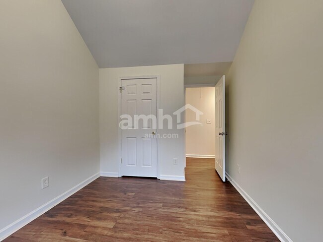 Building Photo - 3511 Valerie Dr