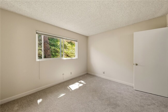 Building Photo - 23821 Hillhurst Dr