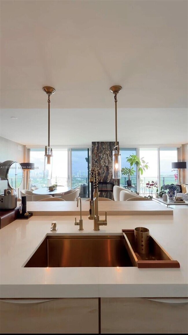 Building Photo - 16385 Biscayne Blvd