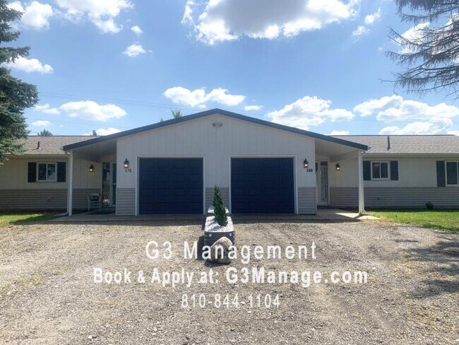 Building Photo - 570 E Marr Rd