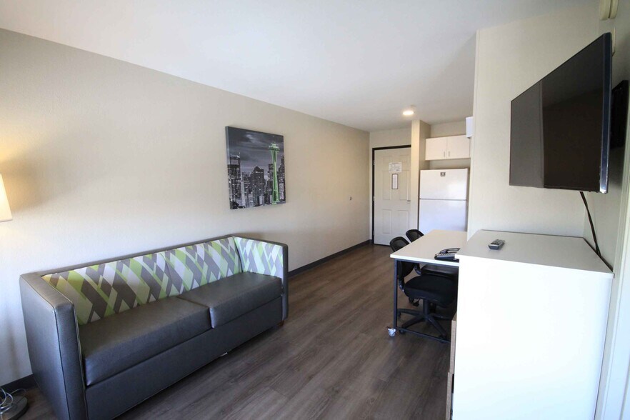 Building Photo - Furnished Studio-Albuquerque - Rio Rancho Blvd.