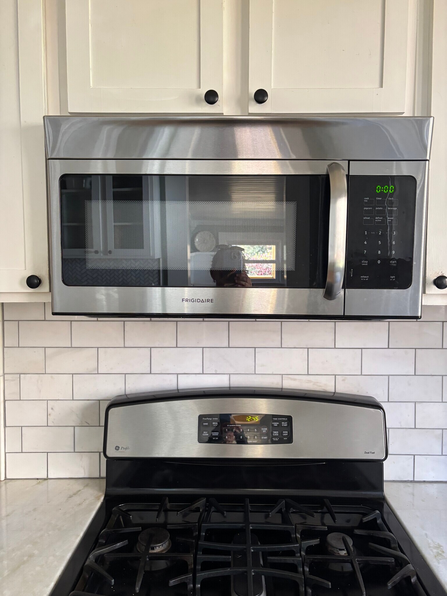 microwave - 127 Shelburne Rd