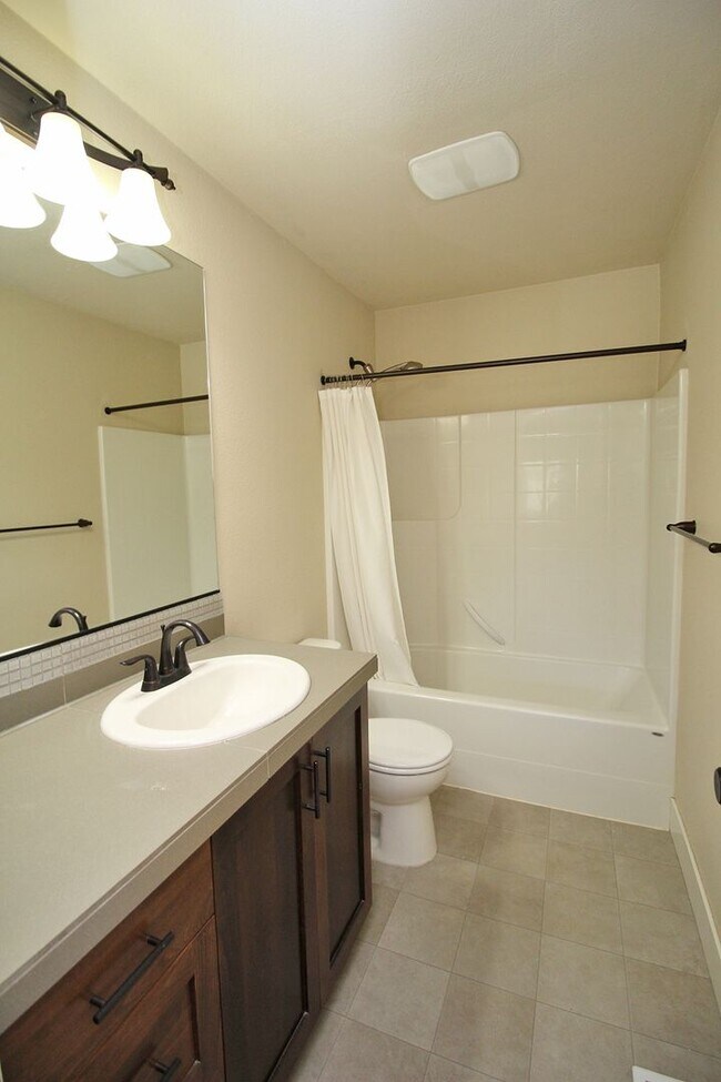Building Photo - 13490 SW Calabash Terrace