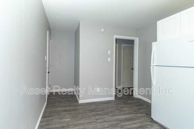 Building Photo - 4802 Inskip Rd