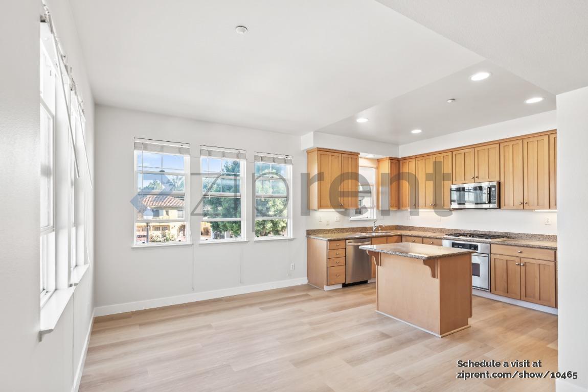 Building Photo - 1017 Keeble Ct