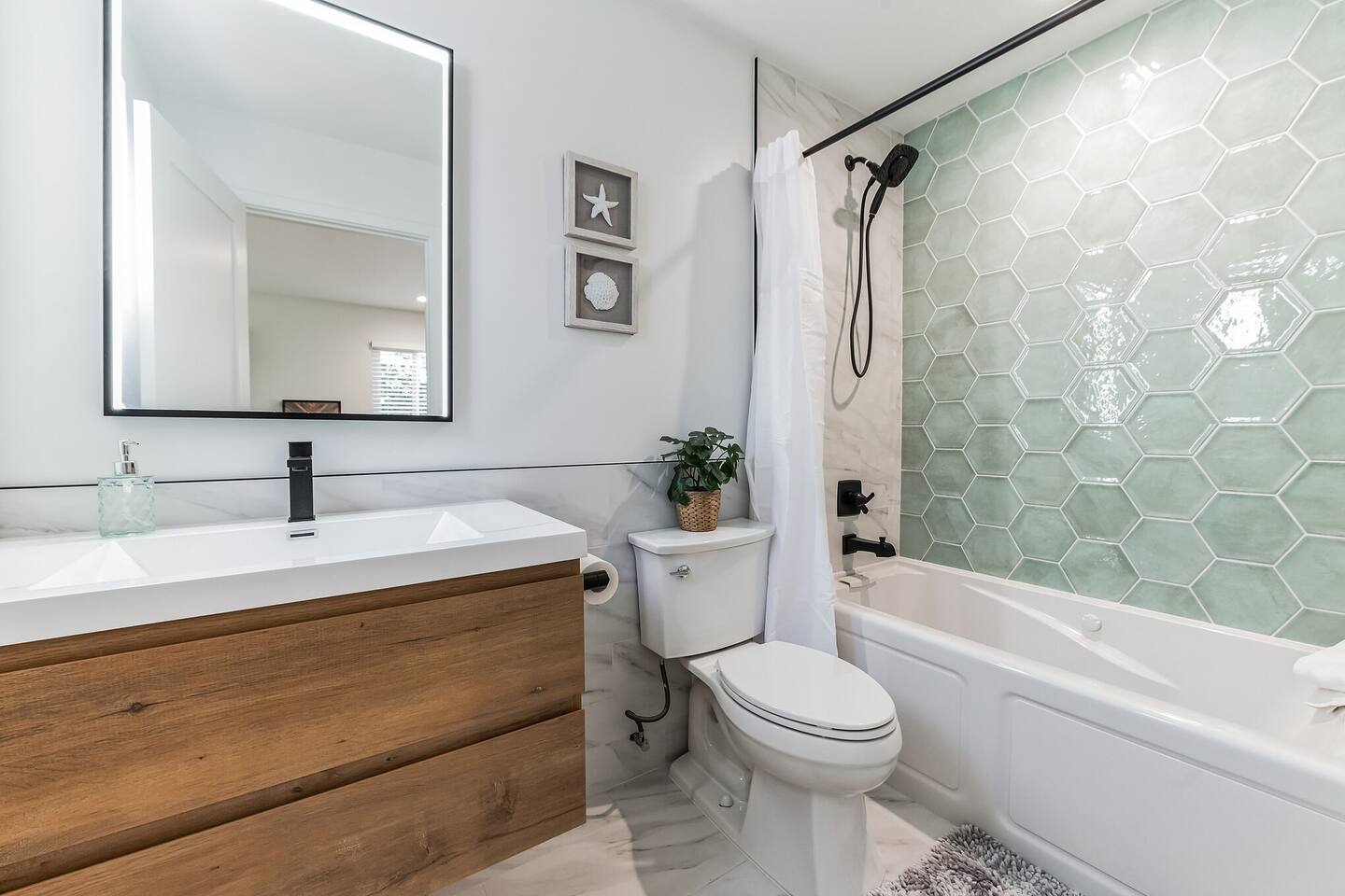 Building Photo - 2138 Reed Ave