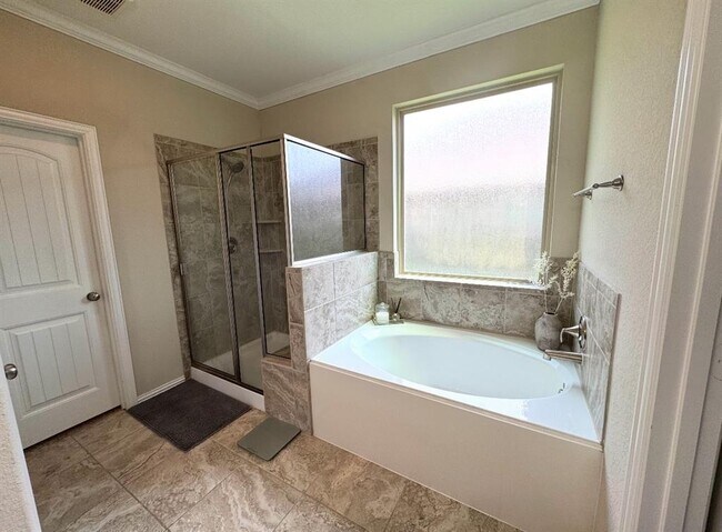 Building Photo - 718 S Chamfer Way