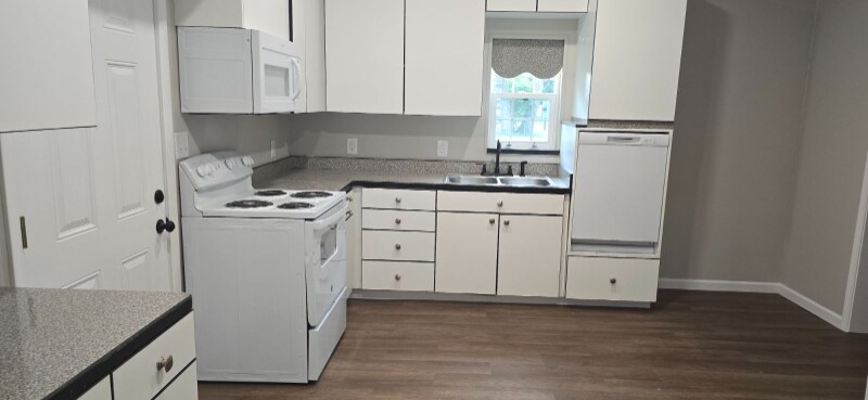 Building Photo - 105 S 3rd St