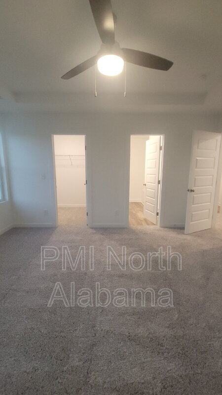 Building Photo - 7597 Discovery Pt Dr NW