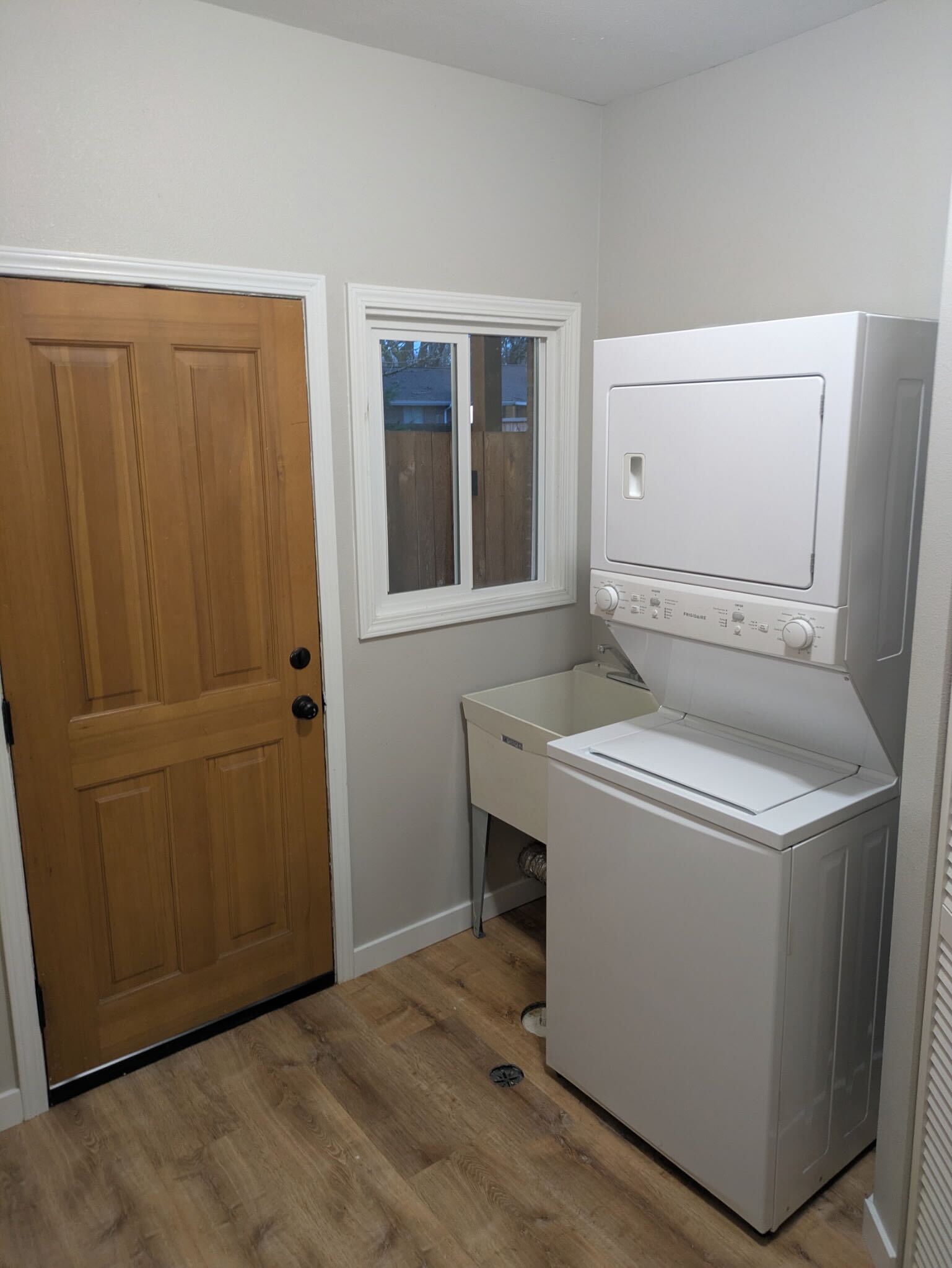 Building Photo - 8311 Bridgeport Way SW