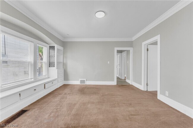 Building Photo - 3652 E 153rd St