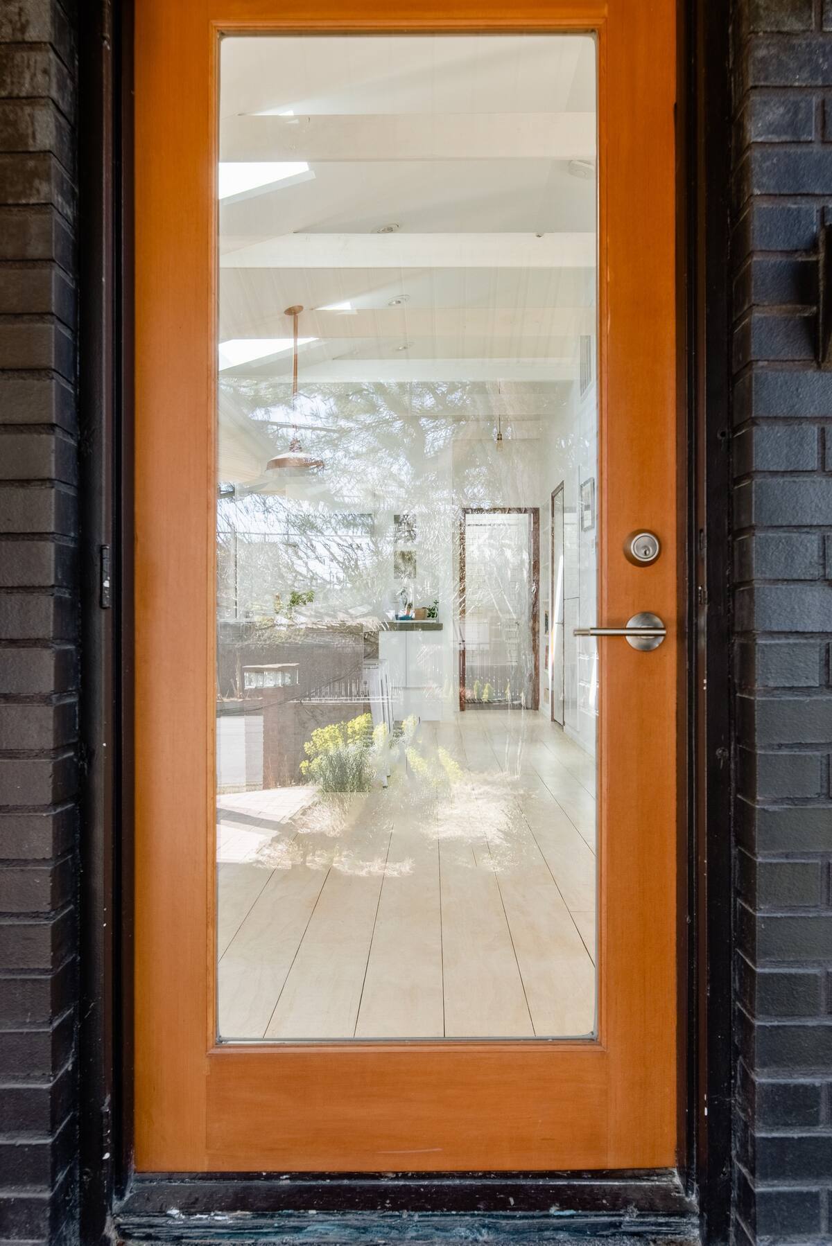 Building Photo - 4633 N Gantenbein Ave