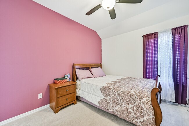 Building Photo - 3033 Broadhaven Dr