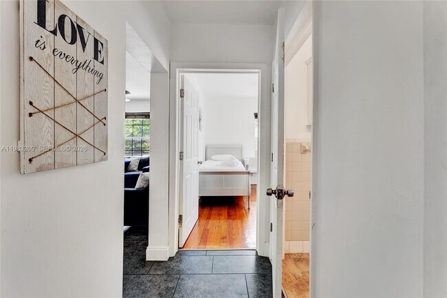 Building Photo - 107 Stirling Rd