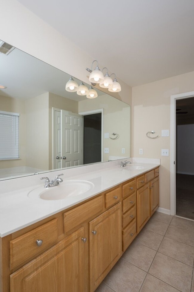 Building Photo - **5-BEDROOM HOME IN AMENITY-RICH MCKAY'S MILL NEIGHBORHOOD IN FRANKLIN/ WILLIAMSON COUNTY TN**