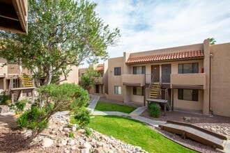 Building Photo - La Lomita