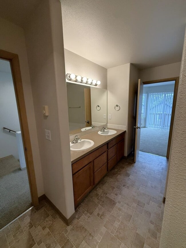 Building Photo - 4466 NE Nicholson Loop