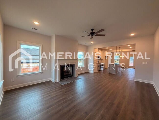 Building Photo - Elegant 4 Bedroom Retreat in Meridianville!