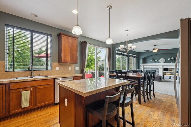 Building Photo - "Charming 3-Bed Sanctuary in Englewood: Spacious 3,089 Sq Ft with 2.5 Baths!"