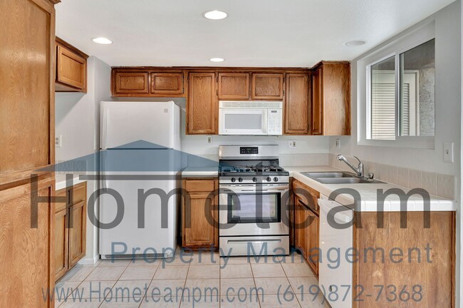 Building Photo - 2 BR/ 2 BA 1009 SQFT University Heights / ...