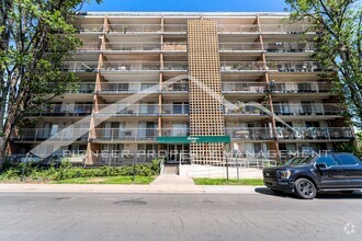 Building Photo - Gorgeous Condo with Ductless AC System  an...