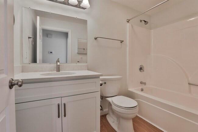 Building Photo - 4 Myopia Ln