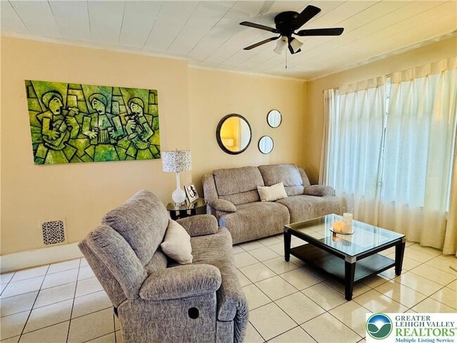 Building Photo - 1523 W Chew St