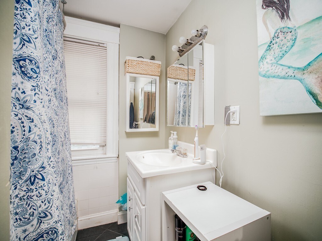 Building Photo - 777 Columbia Rd