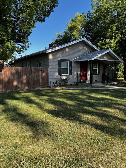 Building Photo - 2601 N Thorne Ave