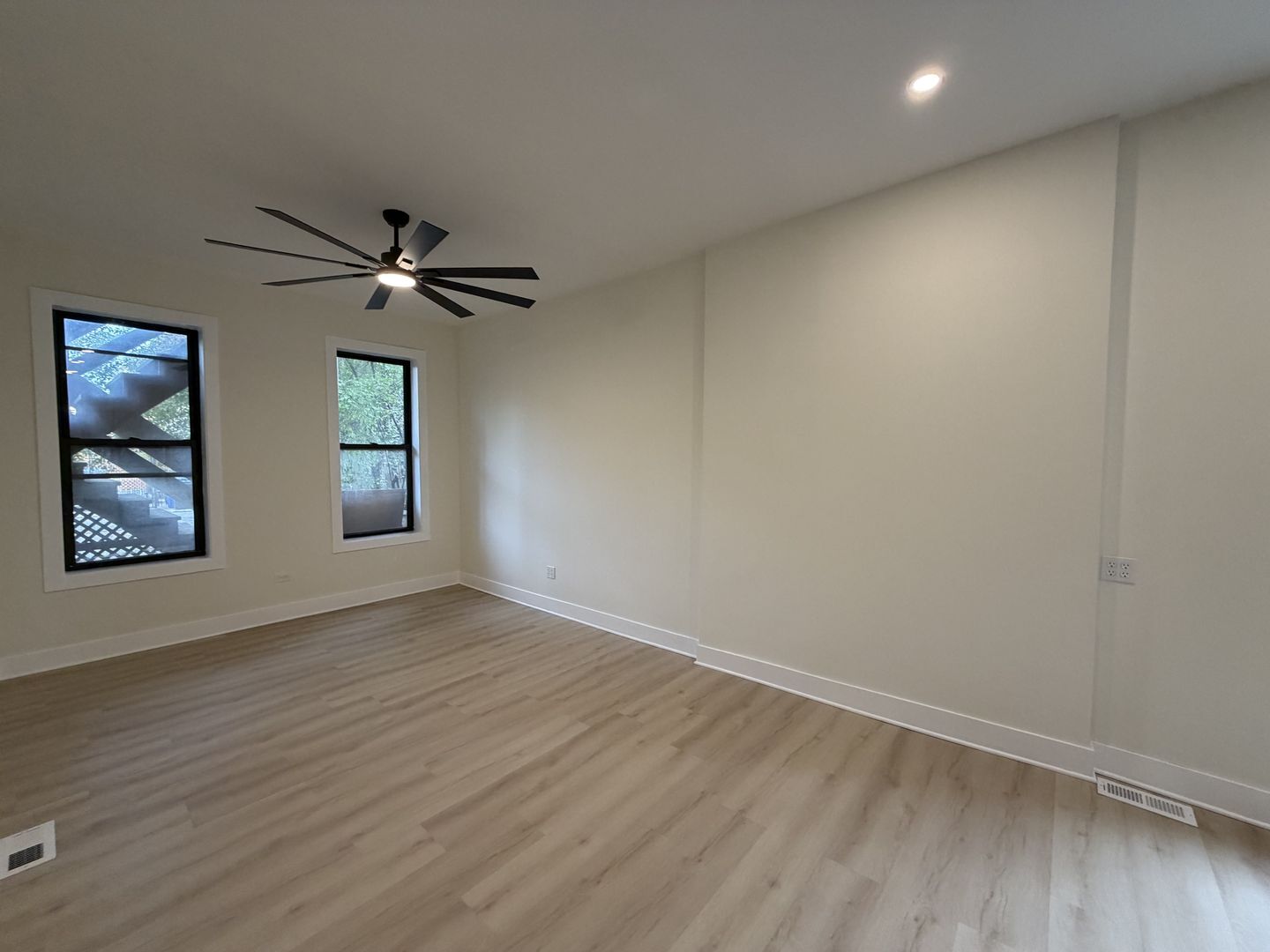 Building Photo - 1324 W Ohio St