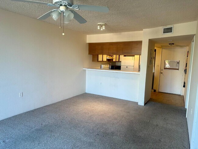 Building Photo - 3930 S Roosevelt Blvd