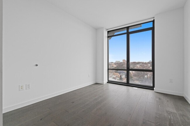 Building Photo - 320 ADOLPHUS Ave