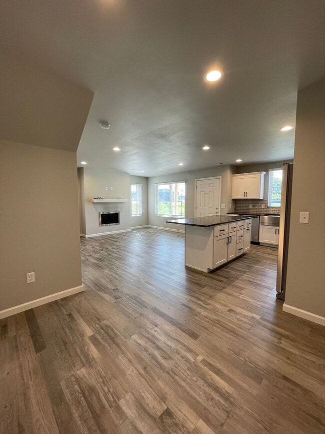 Building Photo - Luxury Townhome Living in South Bismarck location!
