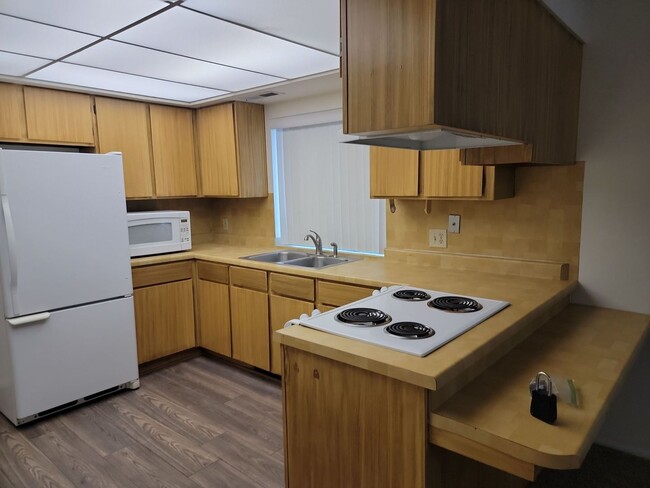 Building Photo - Charming 2 Bedroom Home Near the Heart of ...