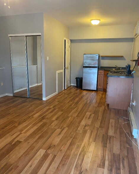 Primary Photo - 5235 Woodland Ave