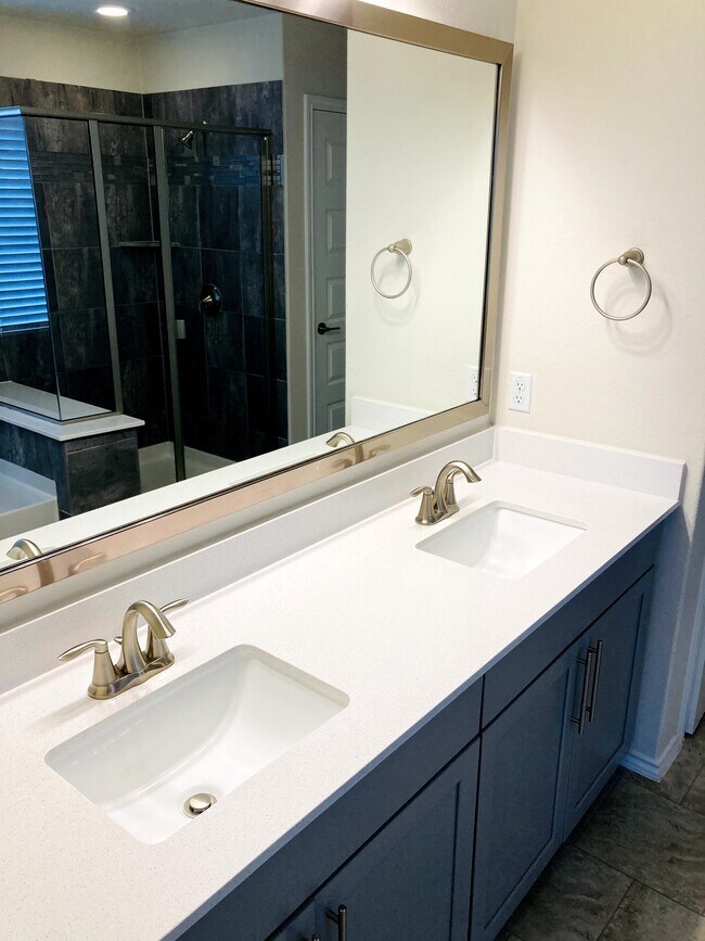 Building Photo - 14012 Eucalyptus Bnd