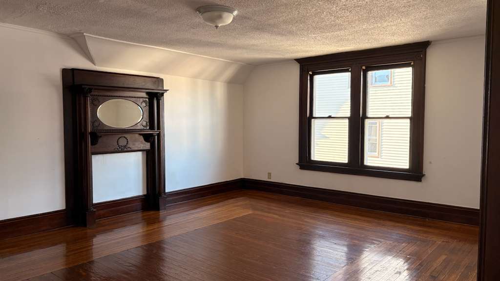 Building Photo - 331 Chestnut St