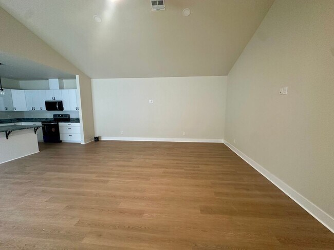 Building Photo - SD10th