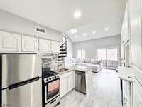 Building Photo - 4 Alta Ct W