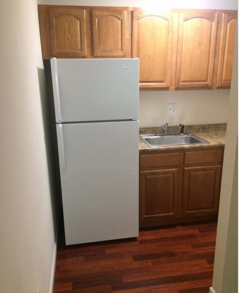 Building Photo - 755 Wethersfield Ave