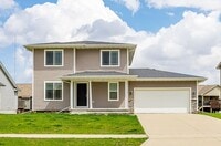 Building Photo - ALTOONA GEM!! 3 Bedroom, 2 Bathroom Home in Altoona!