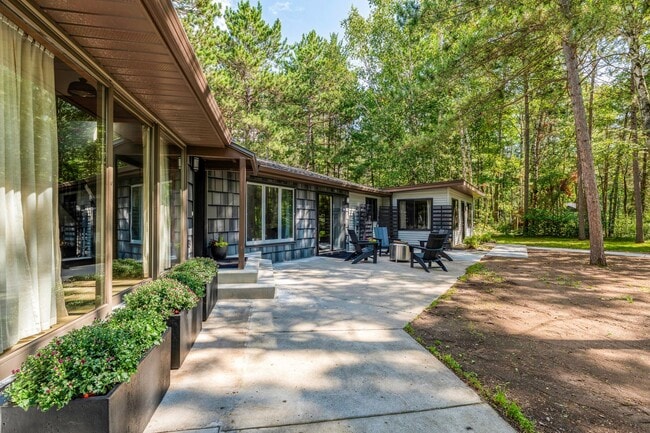 Building Photo - 1241 Birchmont Beach Rd NE